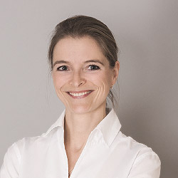 Dr. Anna Stechele
